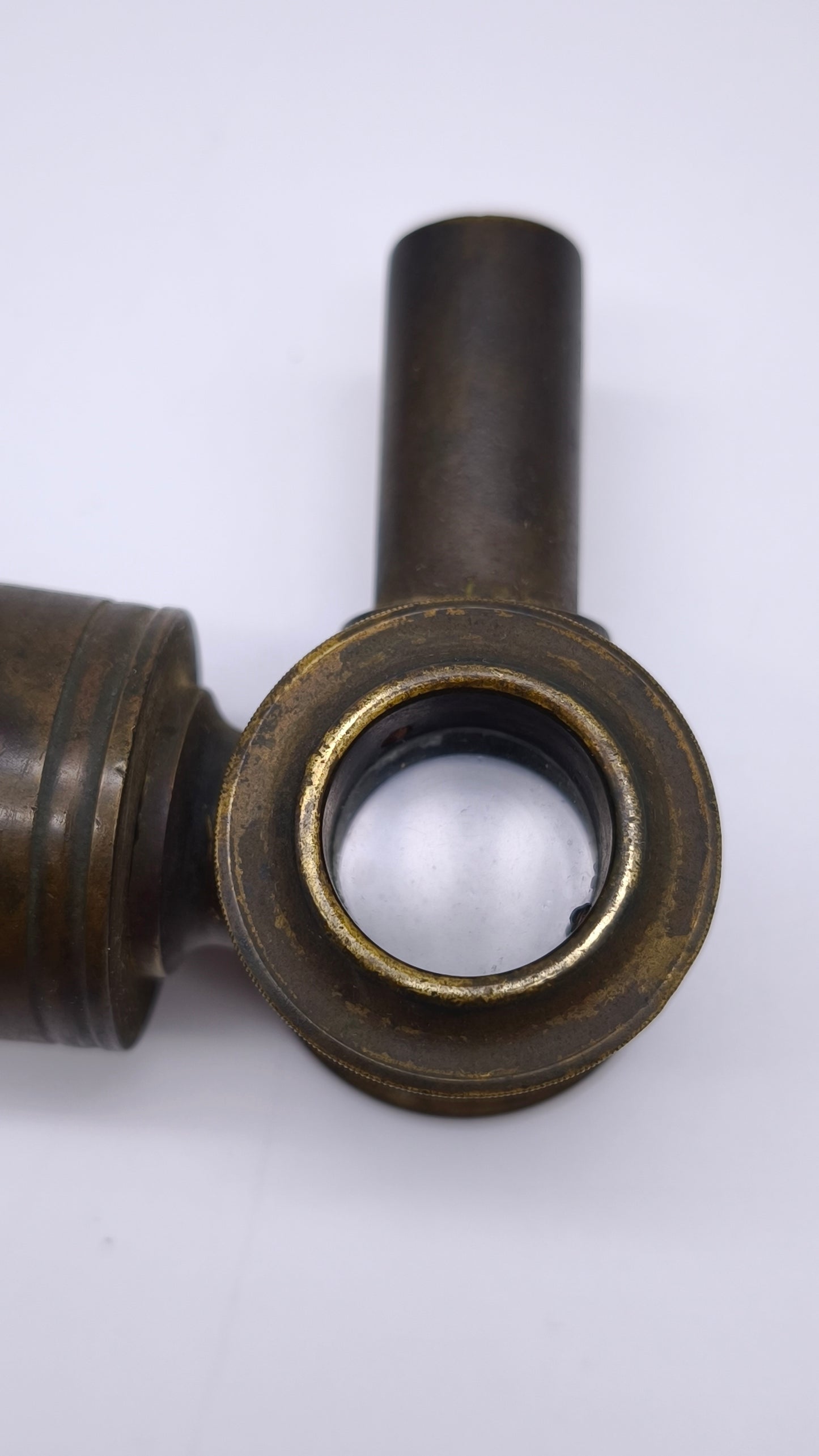 81776 Porta polvere da sparo su supporto in legno