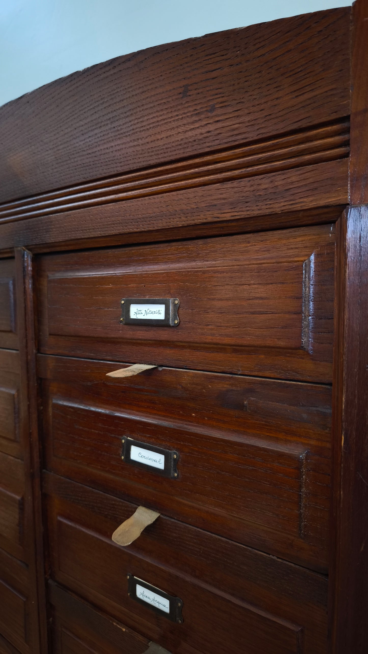 81845 Mobile archivio notarile in legno massello di rovere