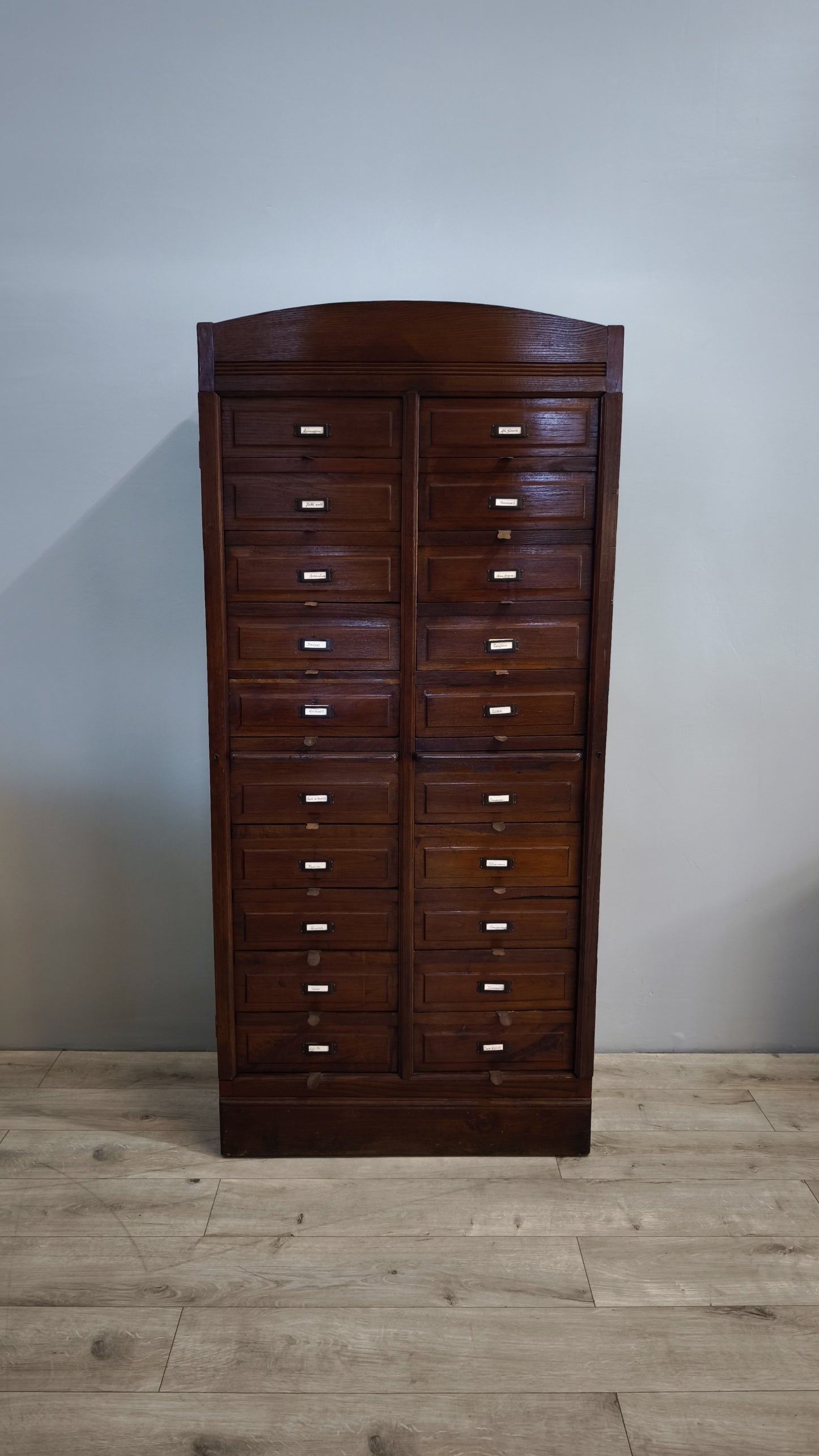 81845 Mobile archivio notarile in legno massello di rovere