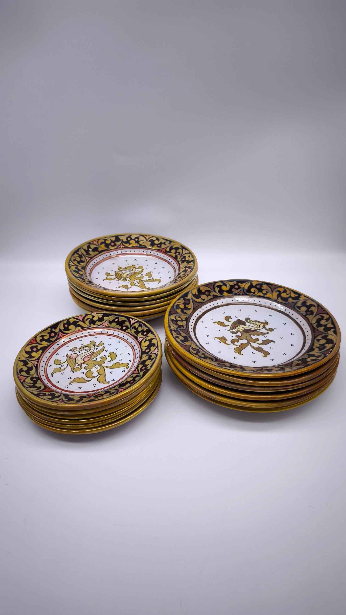 81915 Servizio di piatti in ceramica AR Italy per 6 persone tre misure