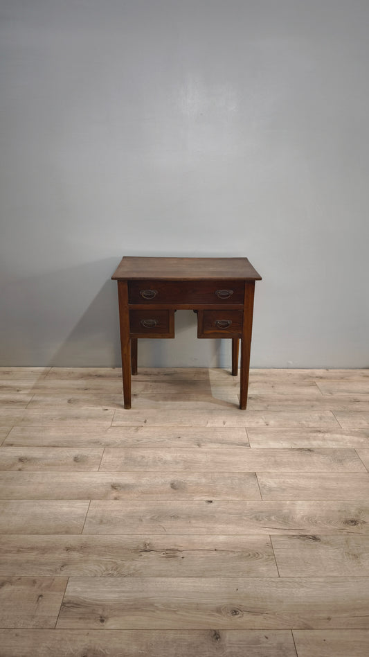 81688 Scrivania in legno massello di castagno