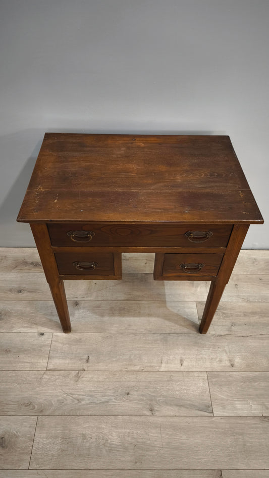 81688 Scrivania in legno massello di castagno