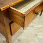 81813 Scrivania in legno massello con tre cassetti