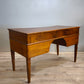 81813 Scrivania in legno massello con tre cassetti