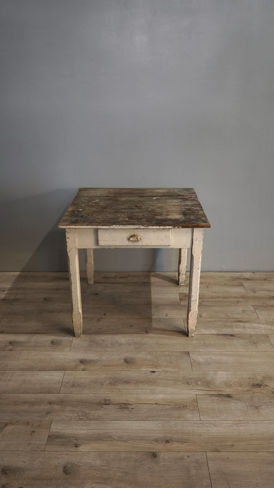 82117 Tavolo rustico quadrato in legno