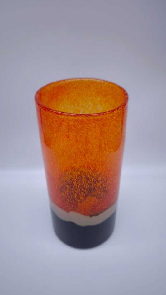 82102 Vaso in vetro arancio con base nera