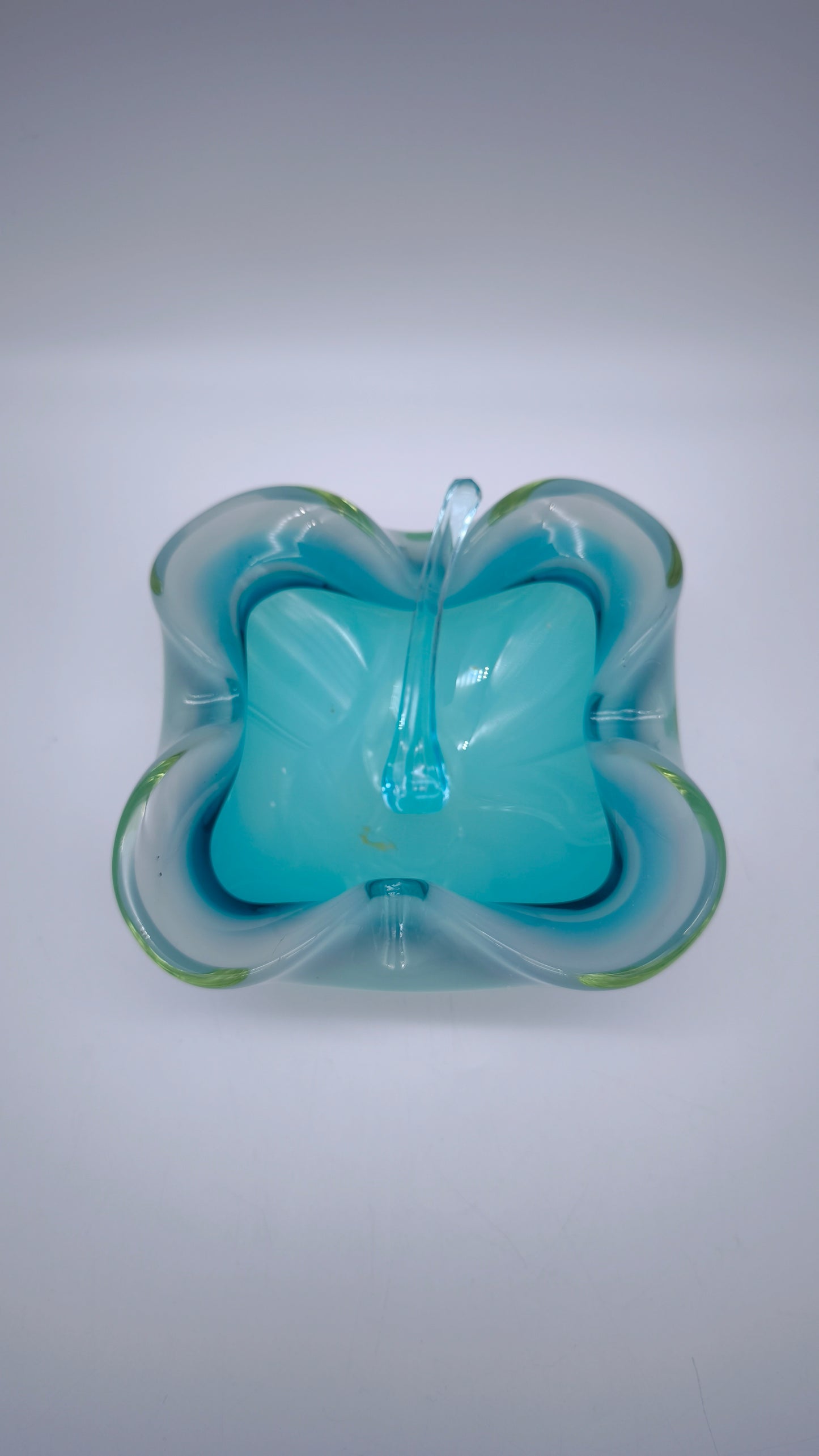 81959 Porta cenere in vetro di Murano azzurro
