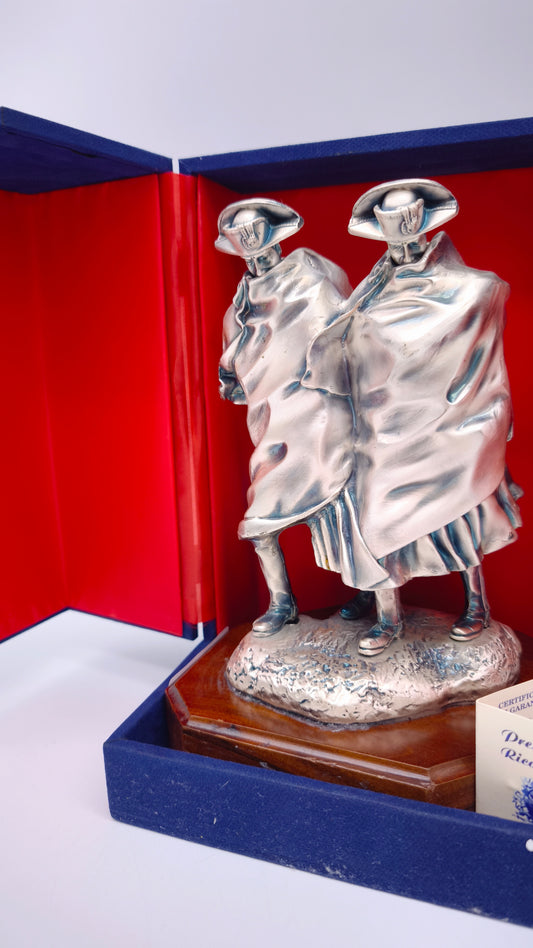 82011 Statua Carabinieri nella tormenta, di A. Berti
