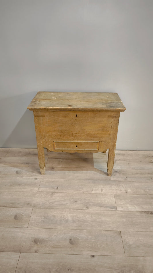 82119 Piccola madia rustica