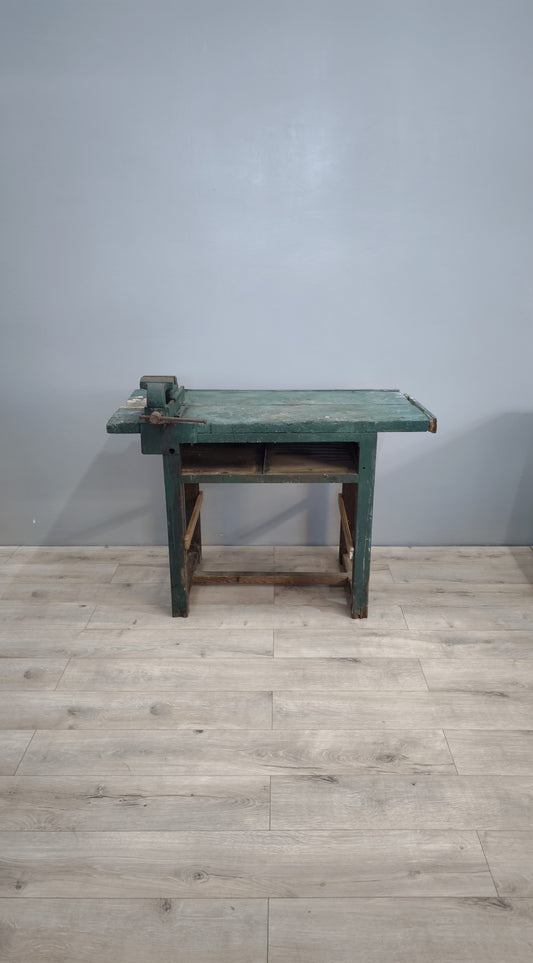 82472 Banco da lavoro verde in legno con morsa