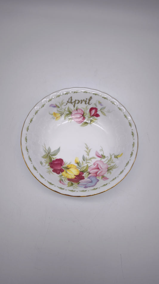 82526 Ciotolina in ceramica Royal Albert 1970, Flower of the month series, Sweet Pea, April