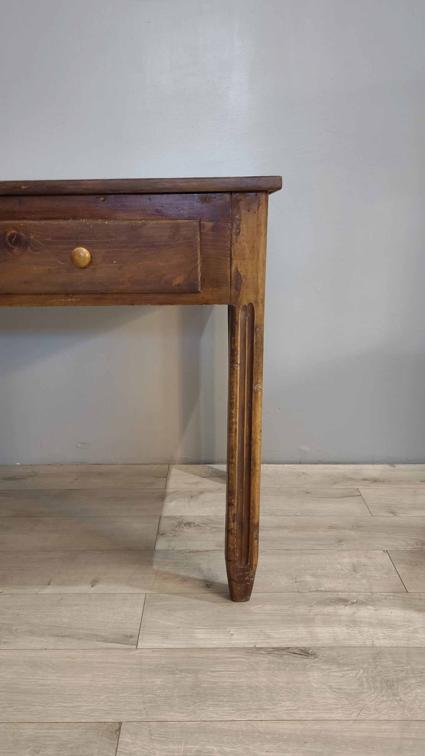 82475 Tavolo madia in legno massello con cassetto frontale