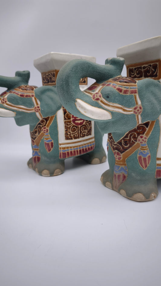 82691 Coppia di alzatine a forma di elefante in ceramica