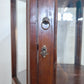 Vetrina esagonale in legno e vetro