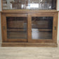 82934 Vetrina in legno con ante scorrevoli