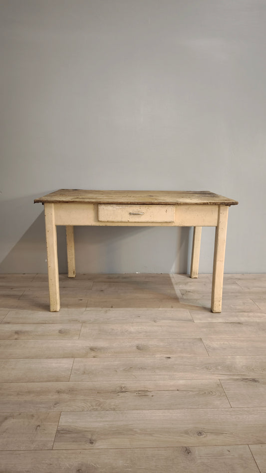 82928 Tavolo con base color panna e piano in legno grezzo