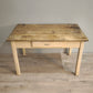 82928 Tavolo con base color panna e piano in legno grezzo