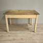 82928 Tavolo con base color panna e piano in legno grezzo