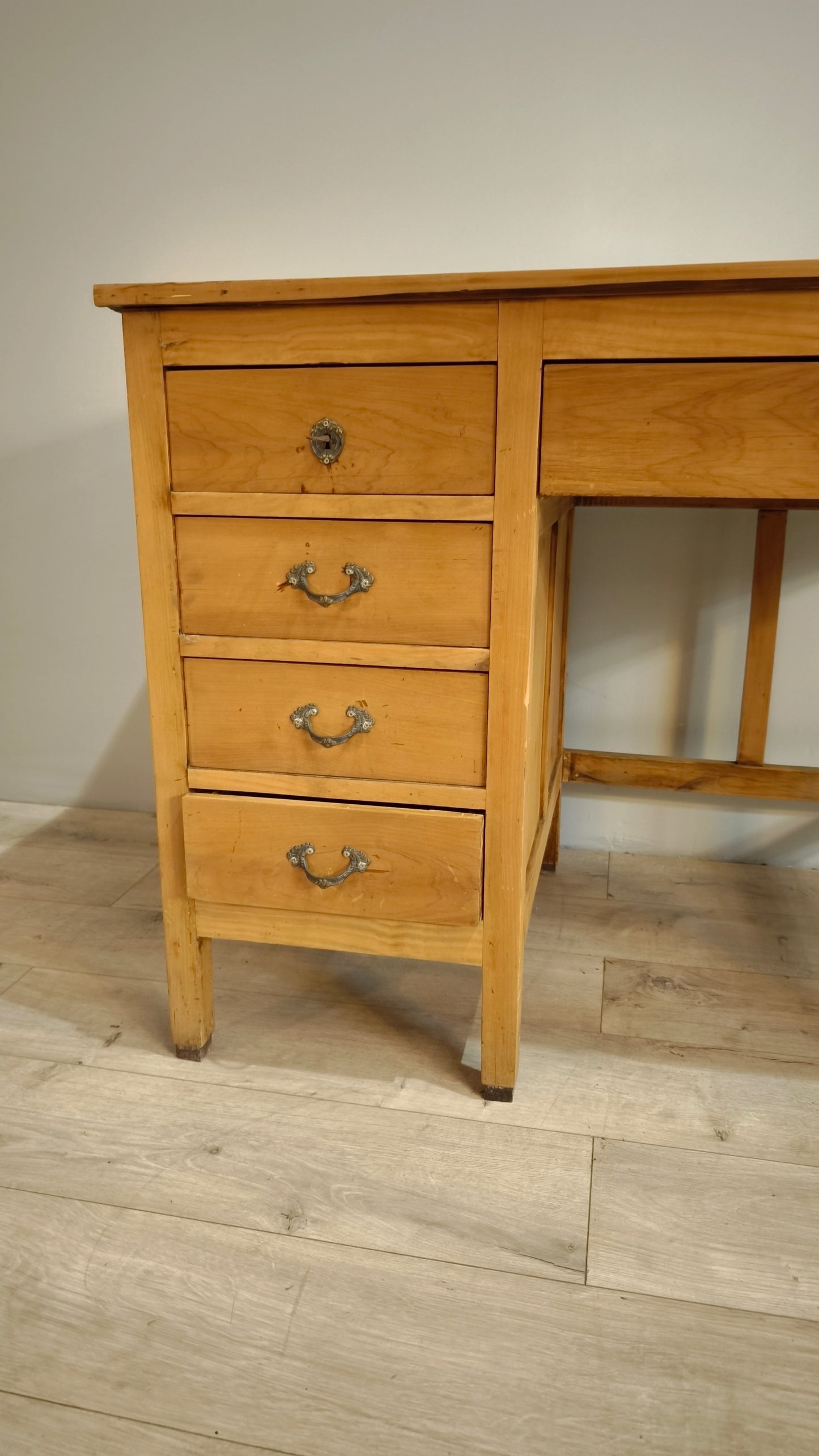 82958 Scrivania ministeriale in legno