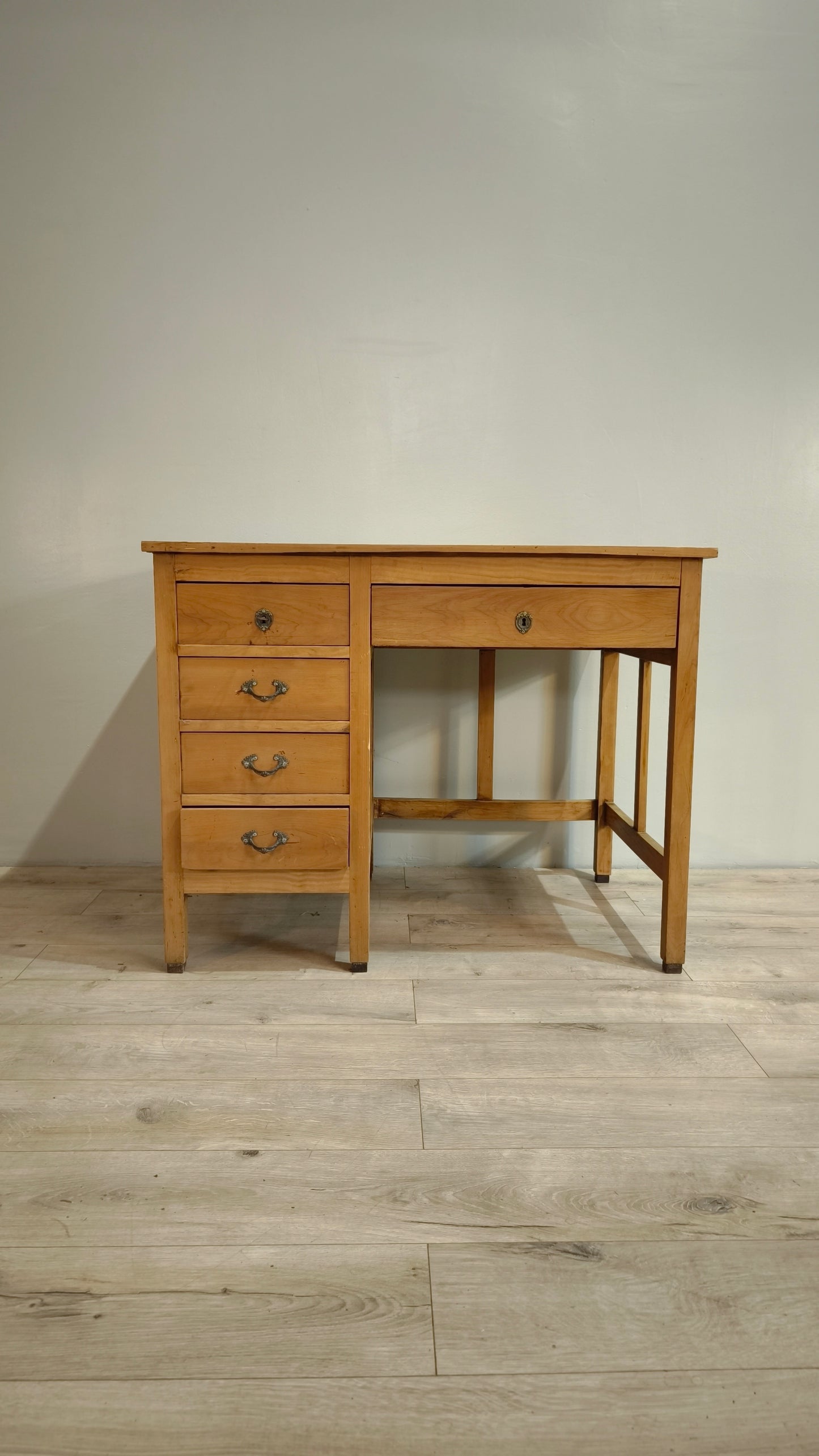 82958 Scrivania ministeriale in legno