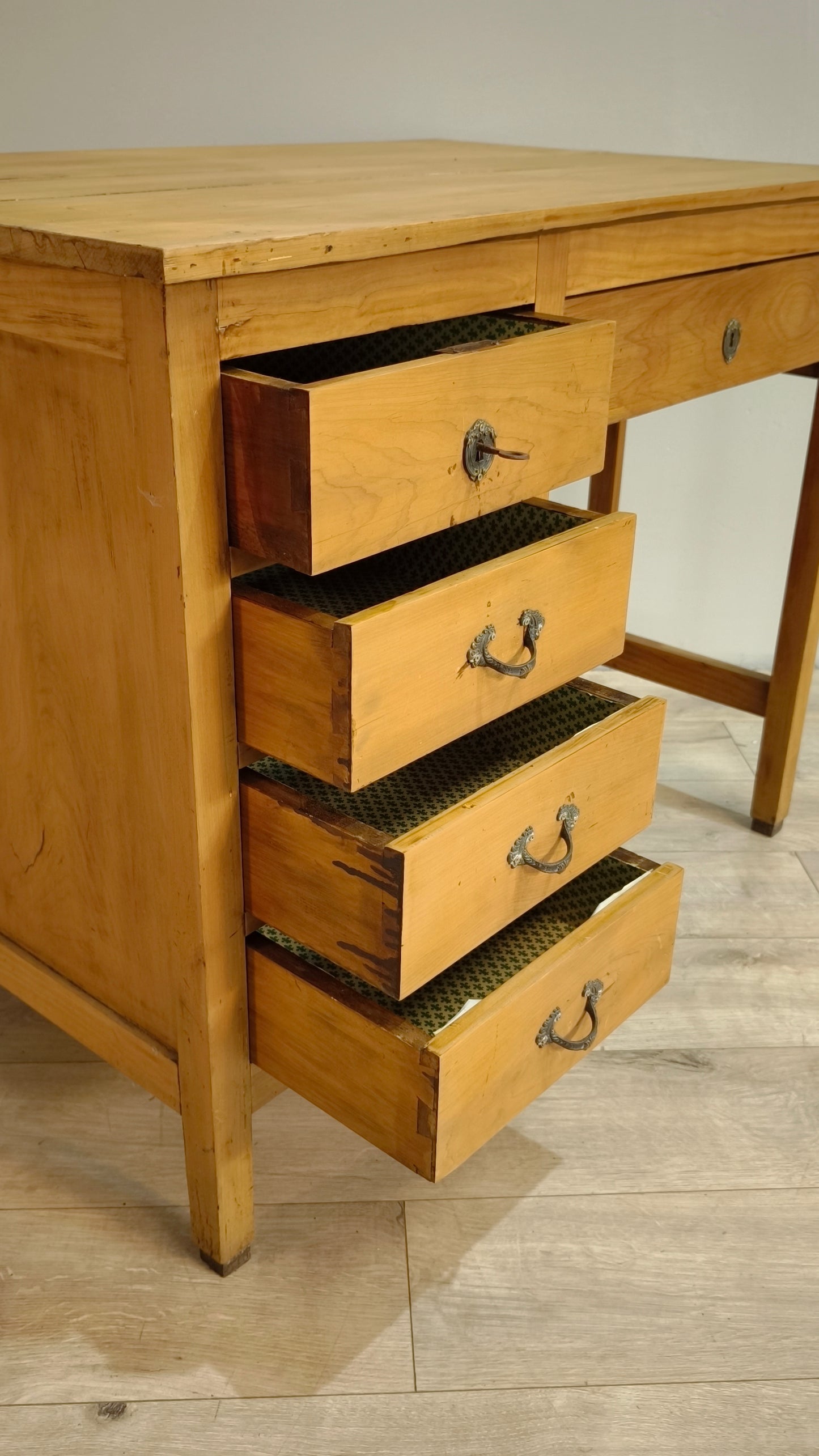 82958 Scrivania ministeriale in legno