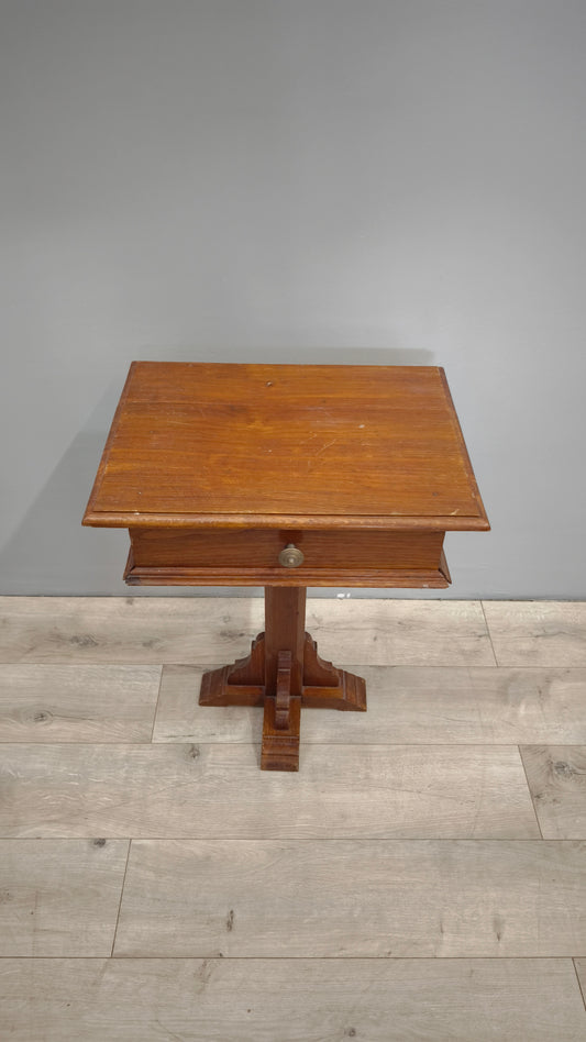 82954 Tavolino in legno con gamba singola