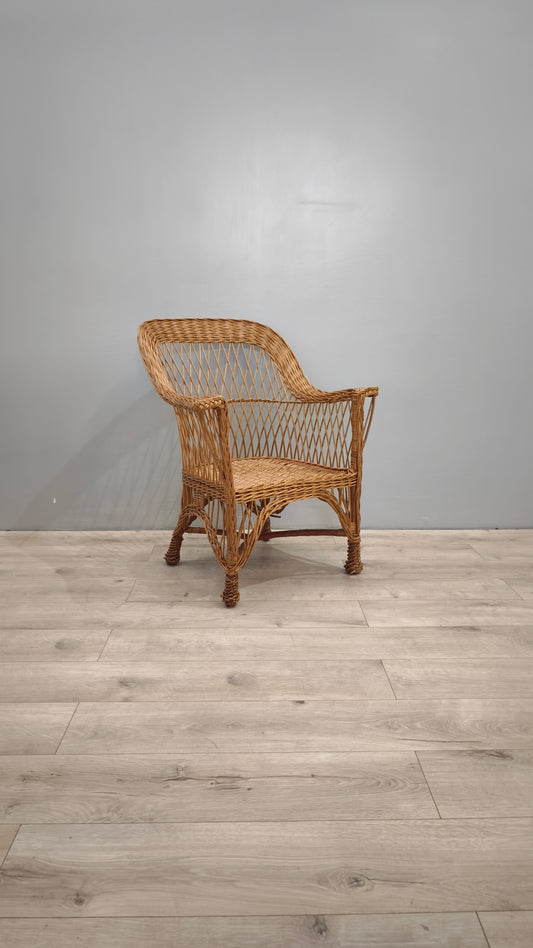 82945 Poltroncina in vimini intrecciato