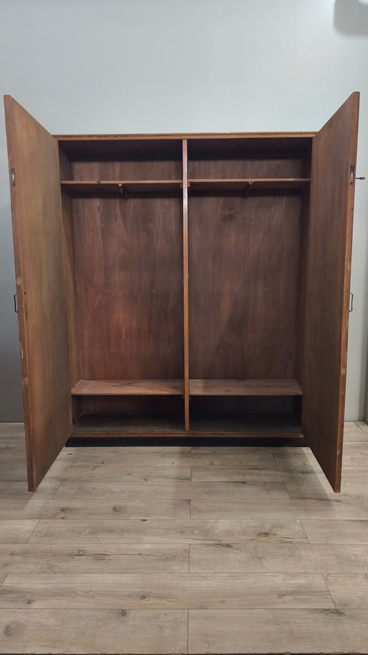 83267 Armadio due ante art déco in legno