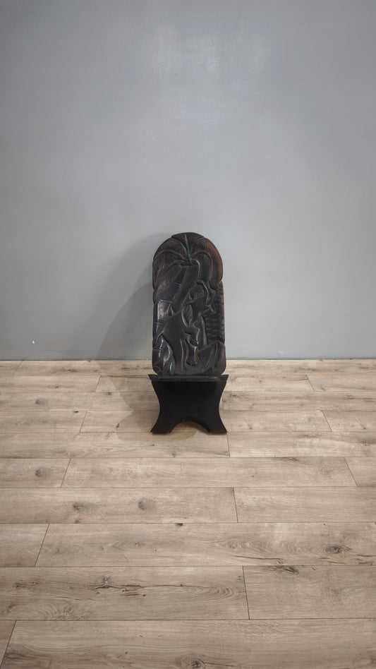 82937 Sedia etnica in legno intagliato (decorazione elefante)