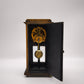 82874 Antico orologio da tavolo in legno con vetri molati
