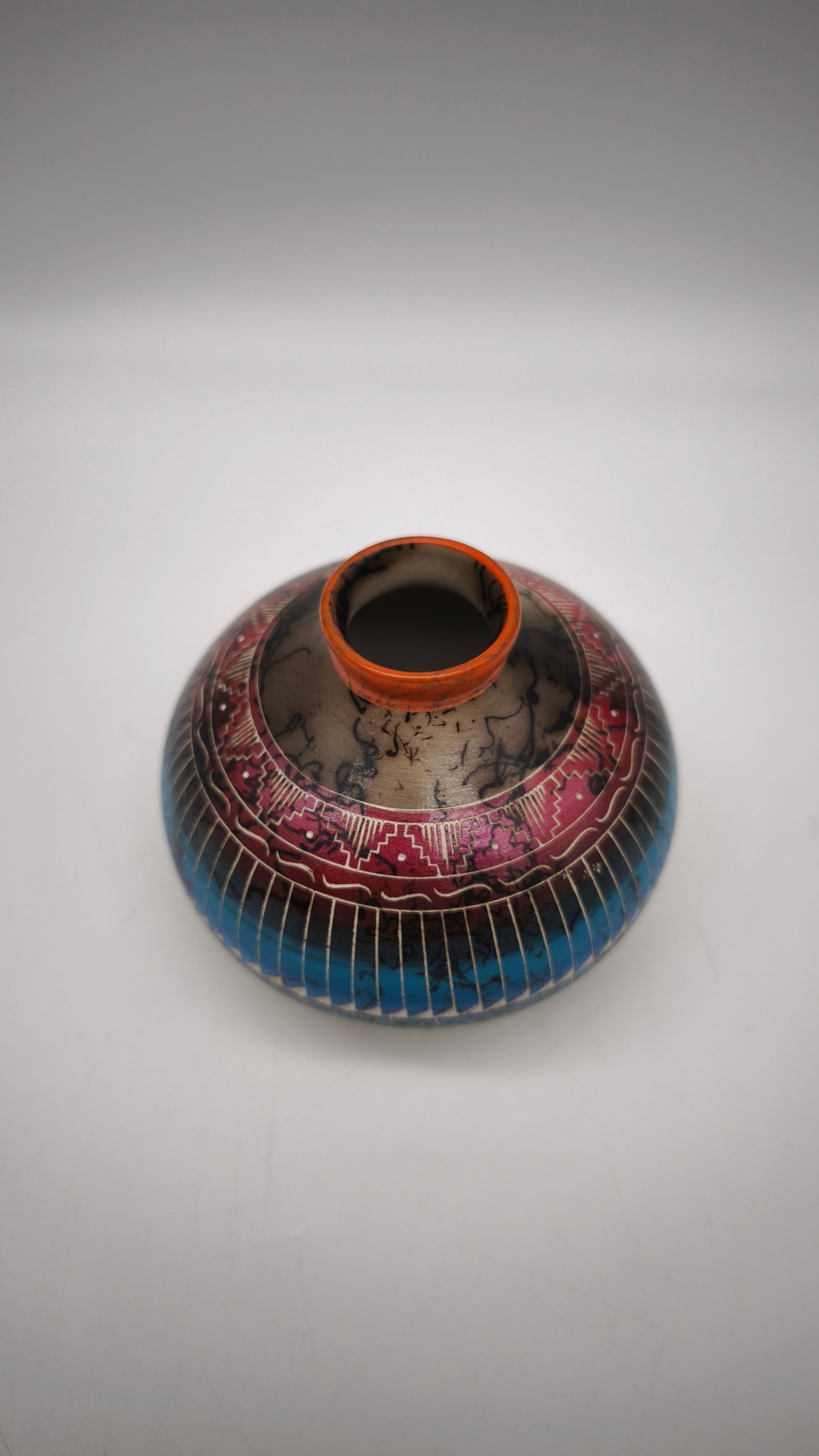 83721 Vaso in ceramica dipinto