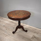 84211 Tavolino da gioco rotondo in legno di teak con scacchiera