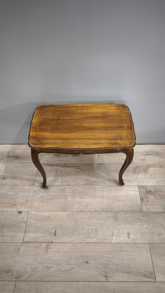 84229 Tavolo da salotto lastronato con piano rettangolare
