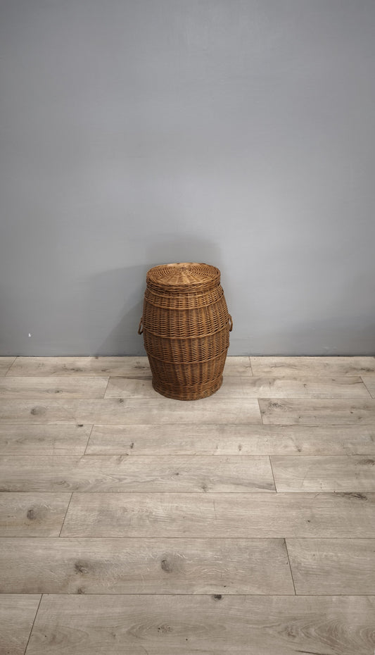 84233 Cesta in vimini con coperchio e maniglie laterali