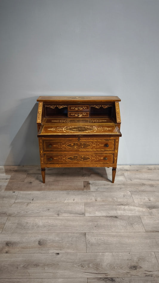 84217 Secretaire in legno intarsiato