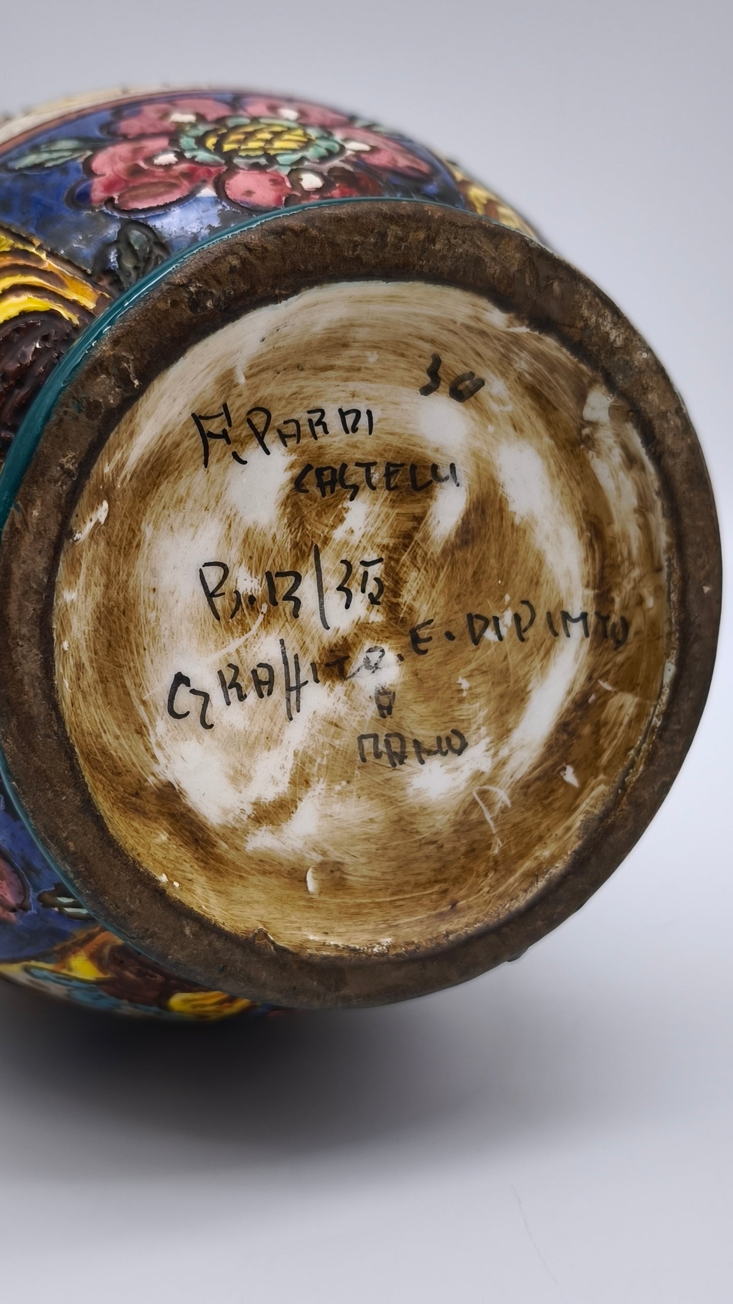 84600 Vaso in ceramica dipinto a mano