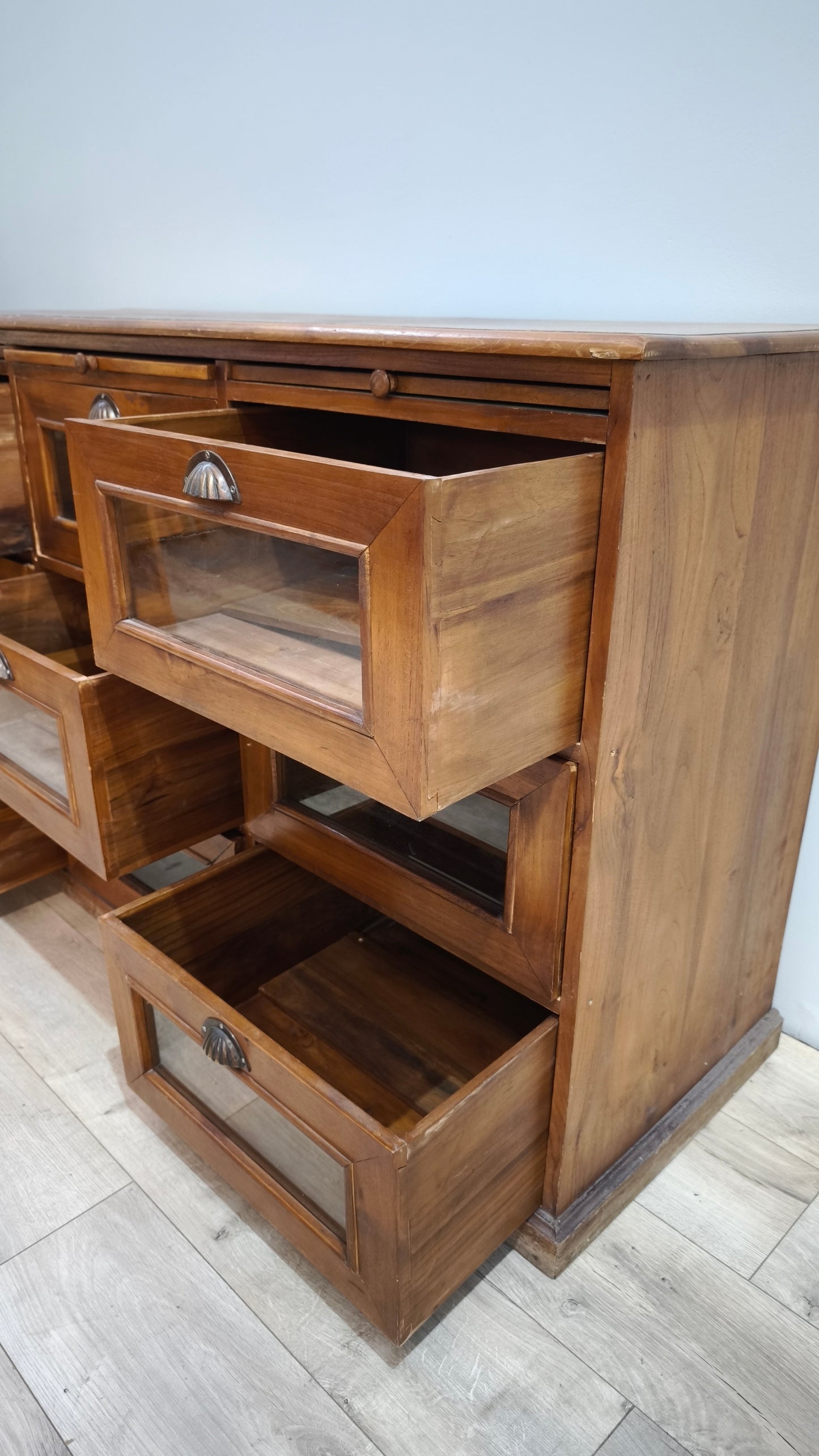 84844 Servante in legno massello di teak con cassetti e tiretti