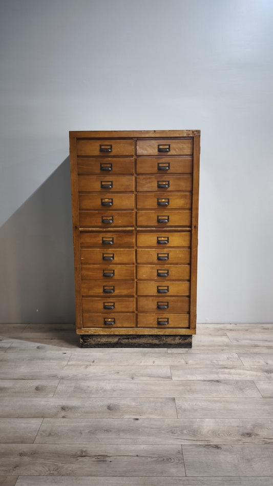 84845 Mobile archivio in legno massello