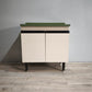 84850 Credenzina vintage due sportelli bianca e verde