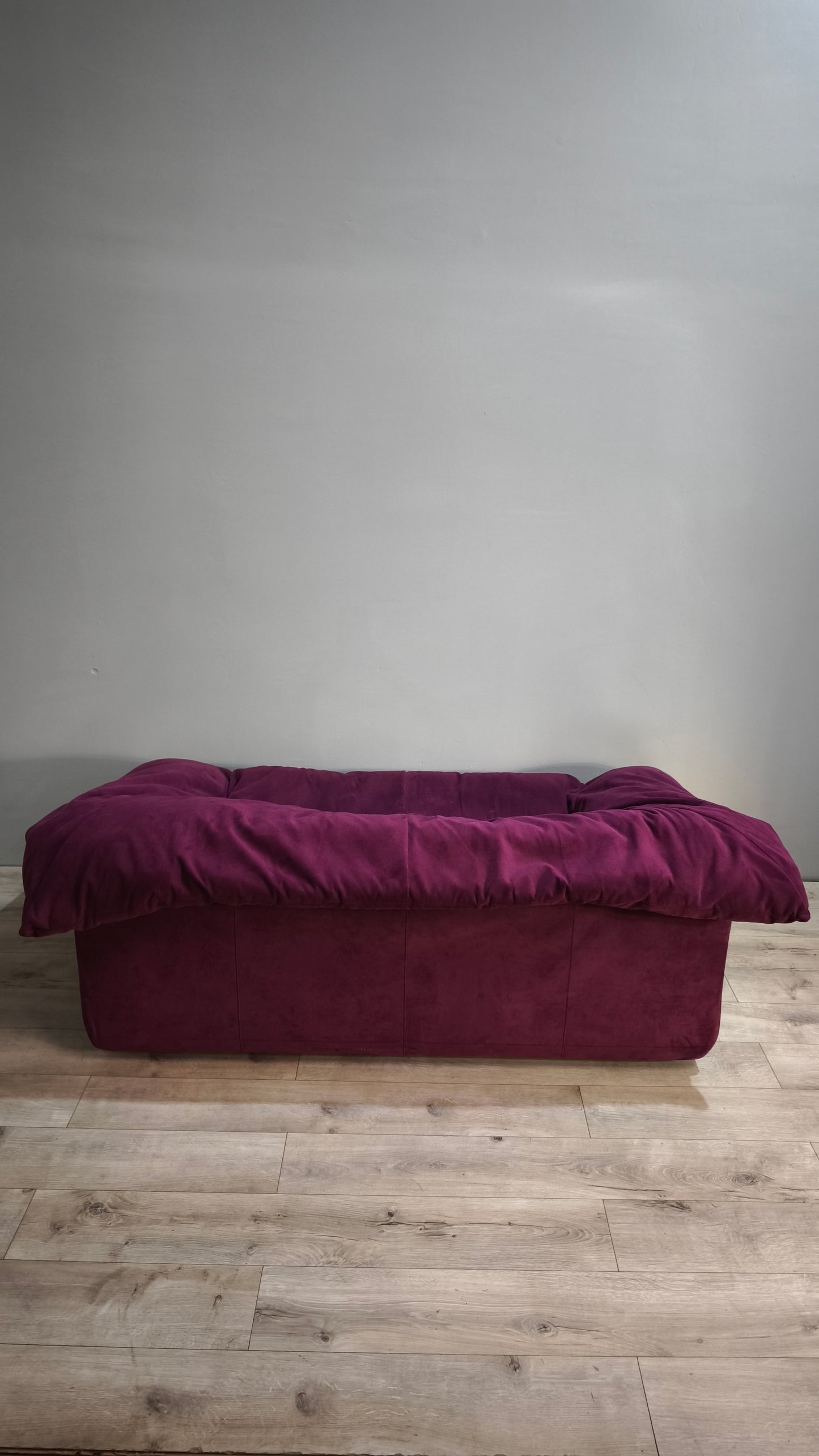 85178 Divano due posti Ligne Roset color melanzana