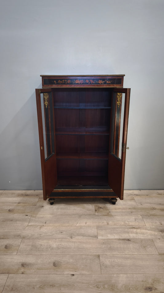 85167 Vetrina in legno con intarsi