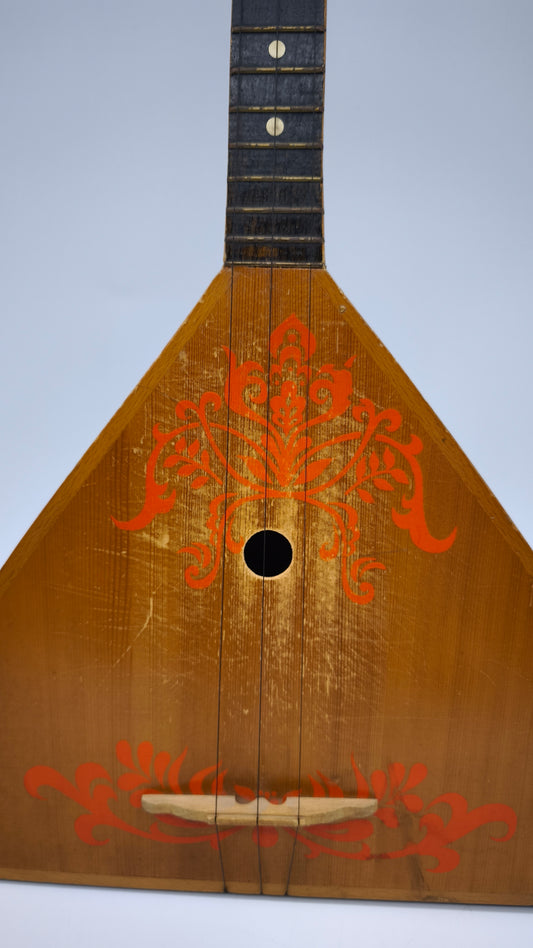 84913 Balalaika russa