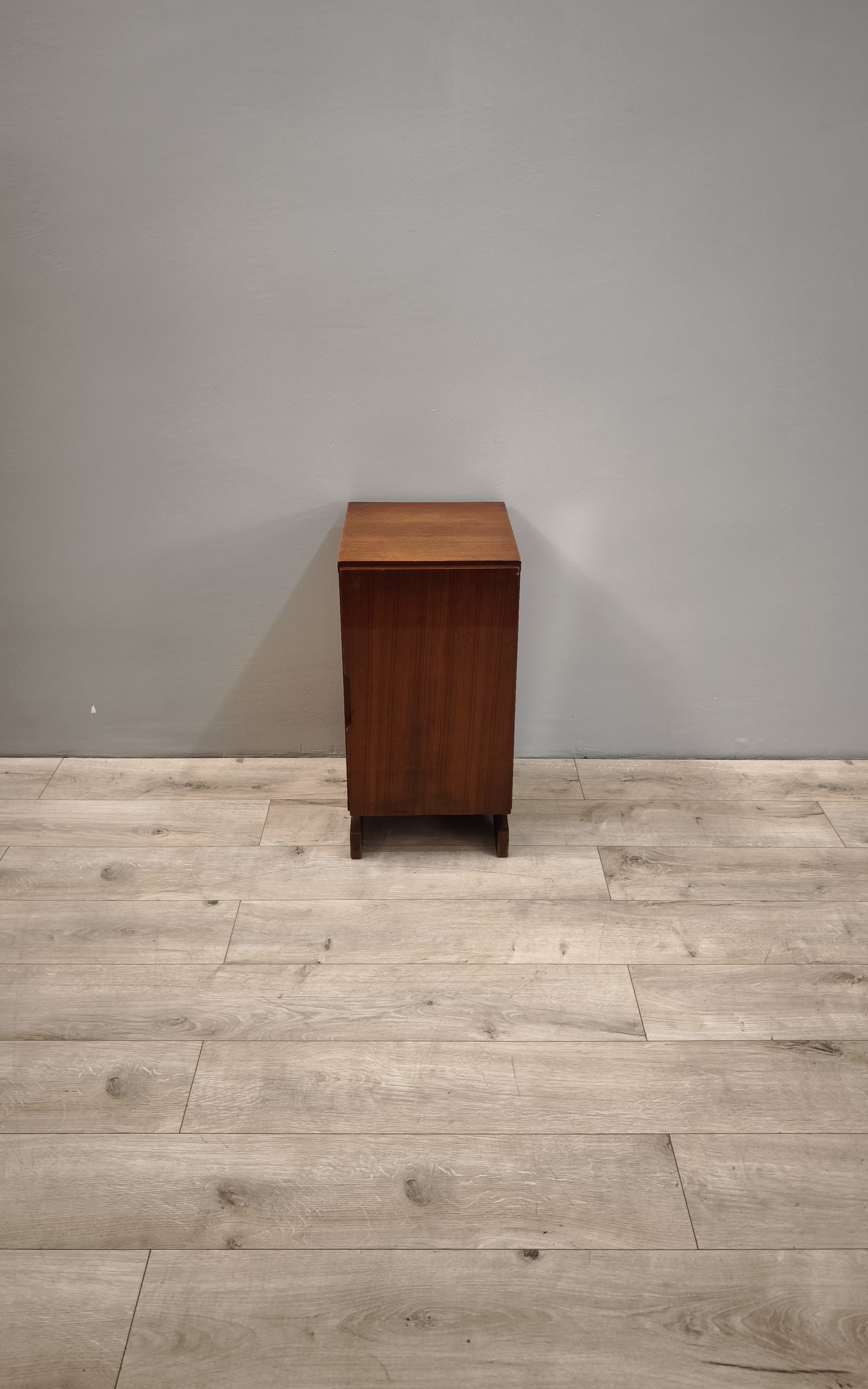 85171 Mobiletto stile svedese uno sportello