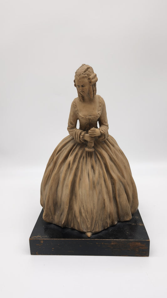 85230 Dama in ceramica su base in legno firmata Tornati