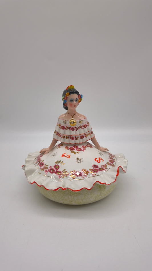 85231 Scatola in ceramica con statuina dama (rossa), G. Girardi, anni '50