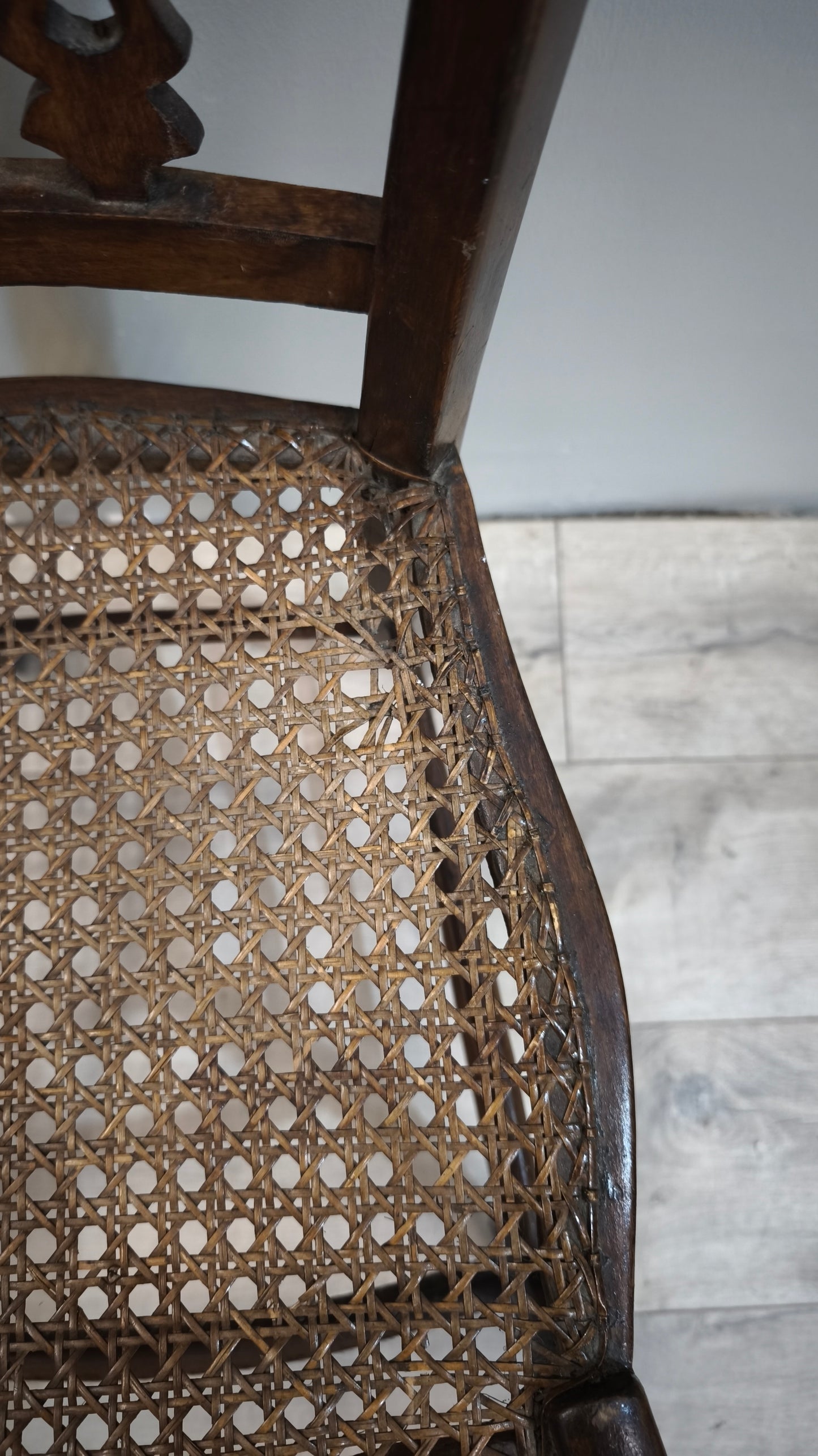 85634 Sedia in legno con seduta in paglia di Vienna