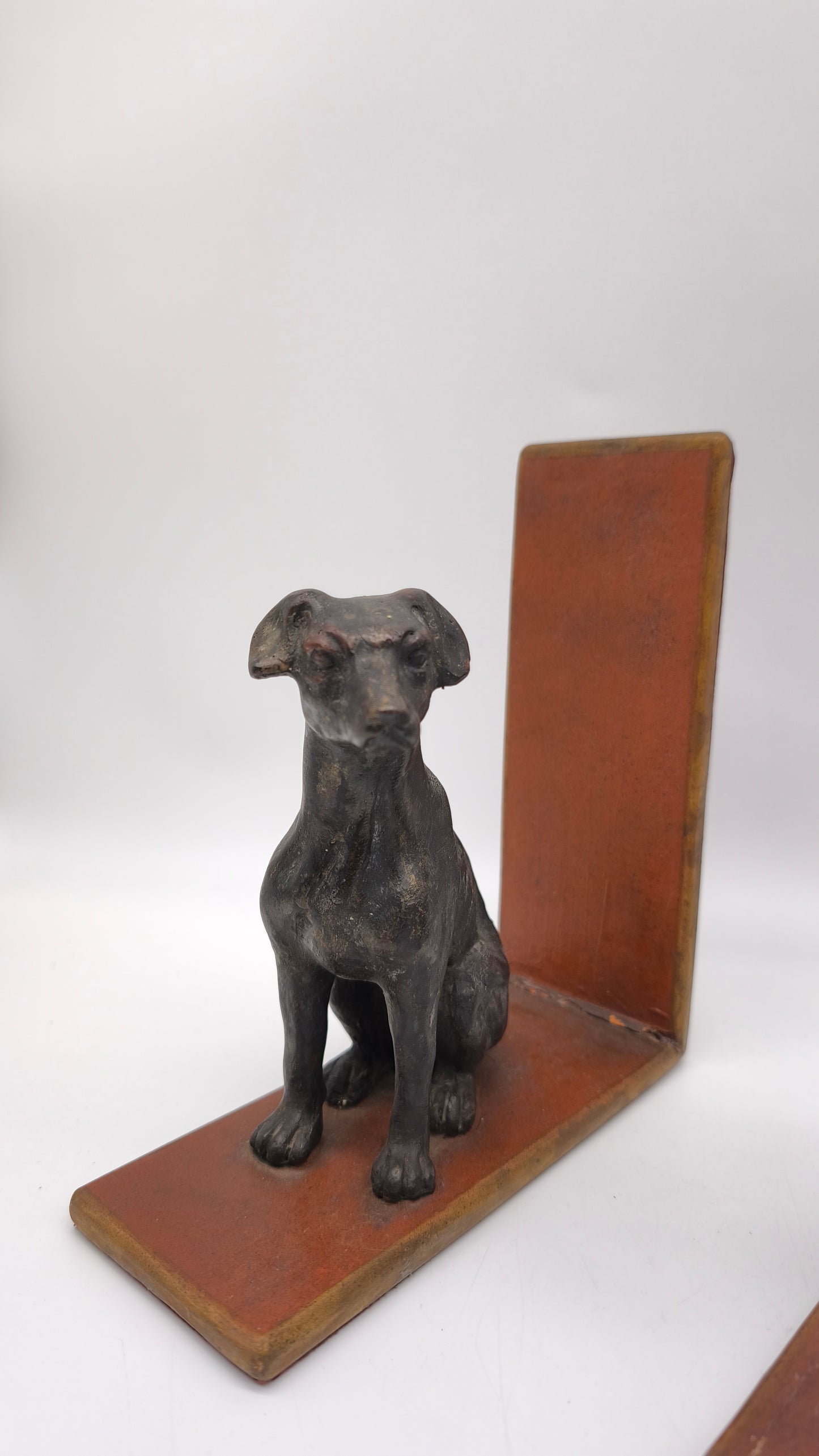 85614 Coppia fermalibri in resina con statuina cane