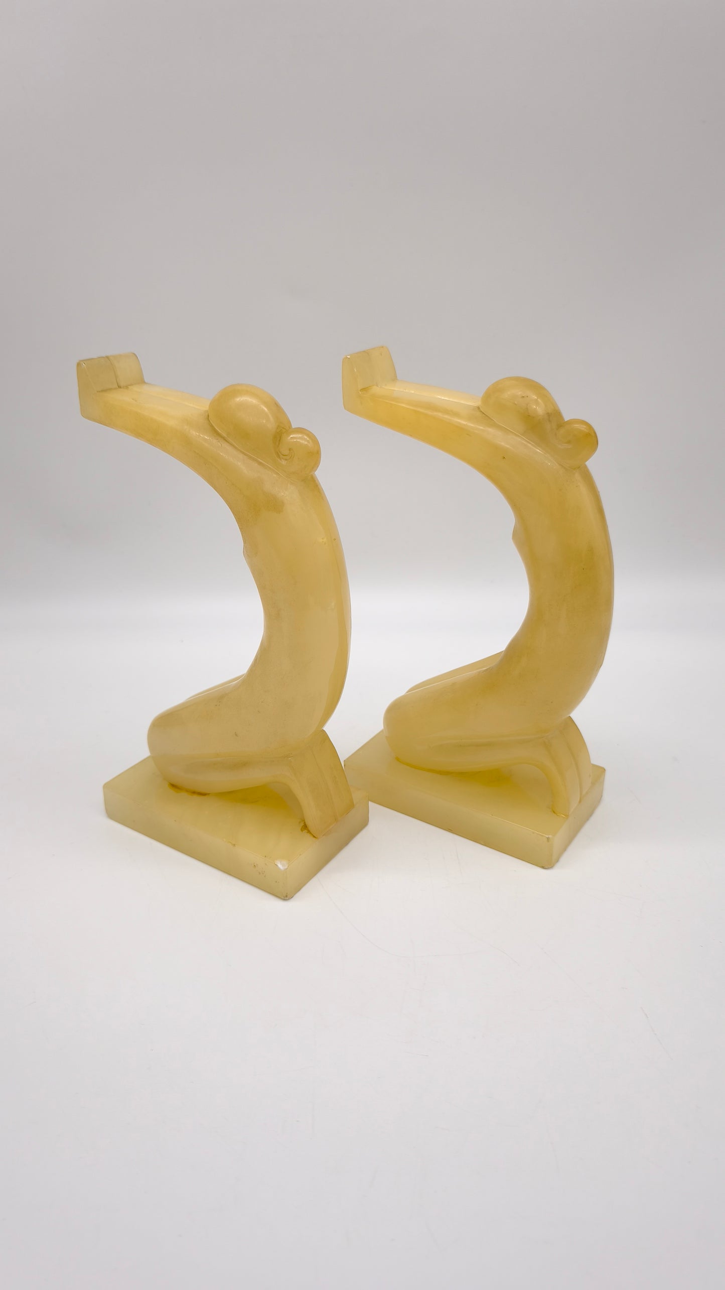 85683 Coppia di fermalibri in alabastro