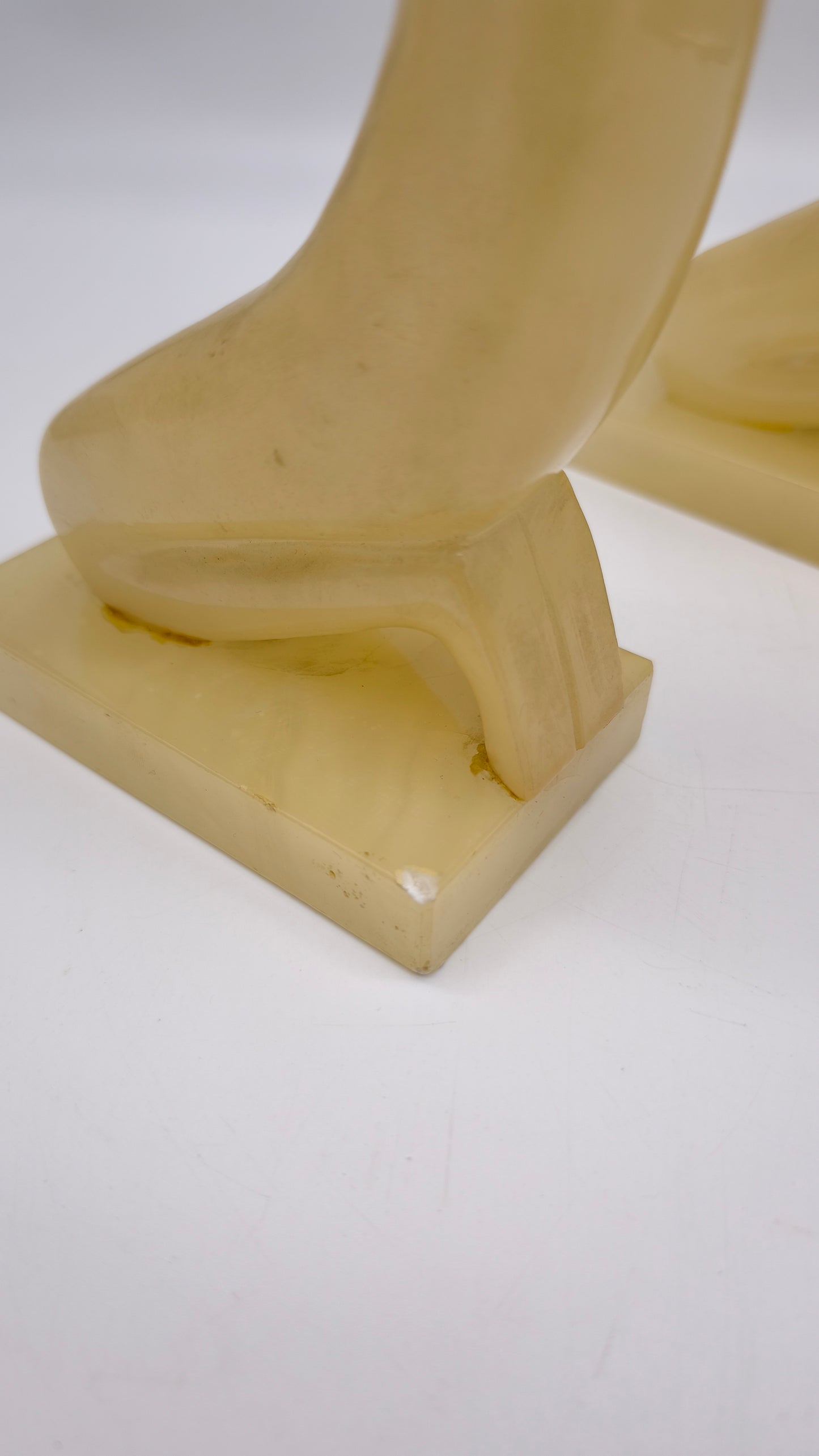 85683 Coppia di fermalibri in alabastro