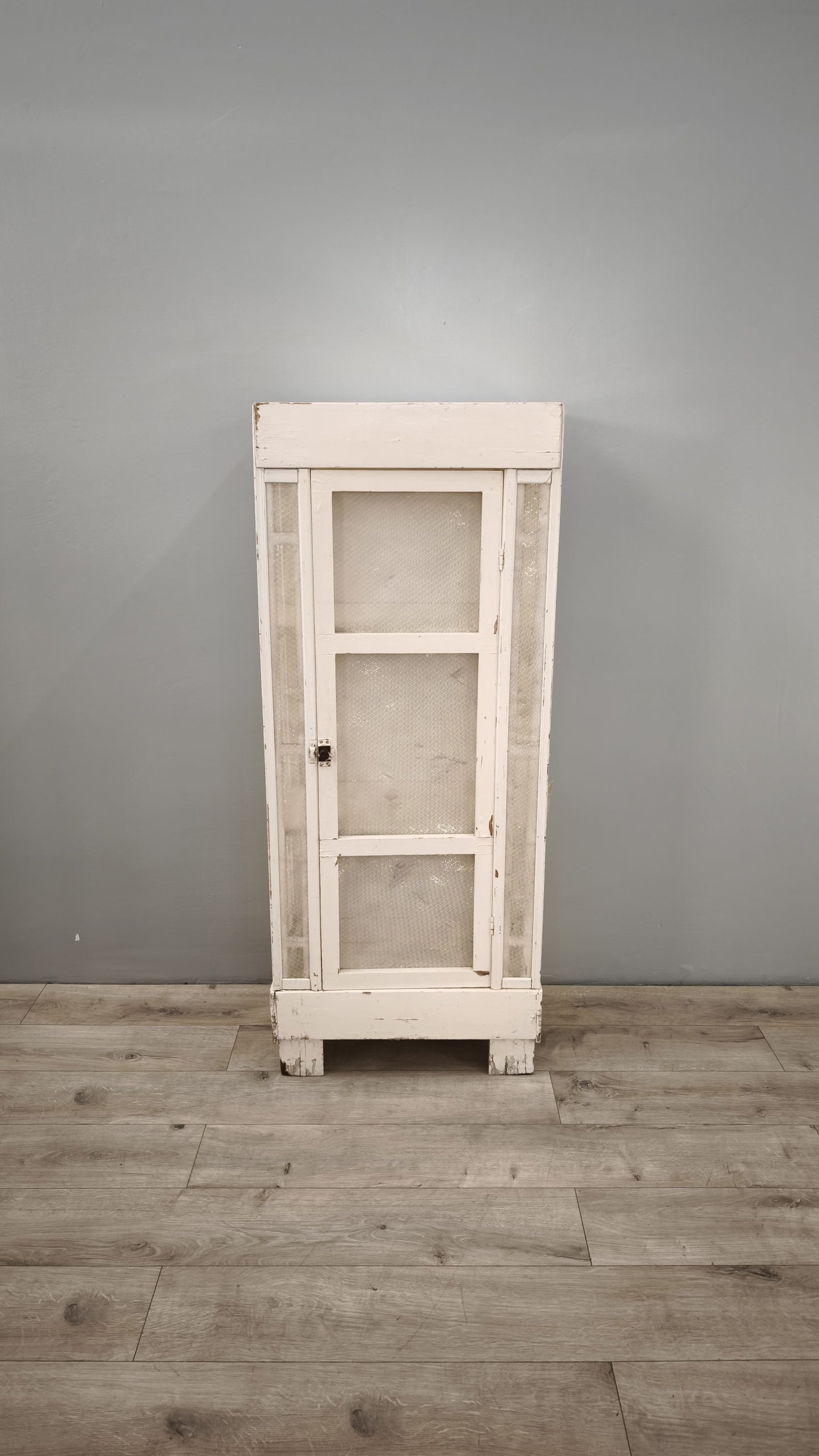85858 Mobiletto bianco con rete